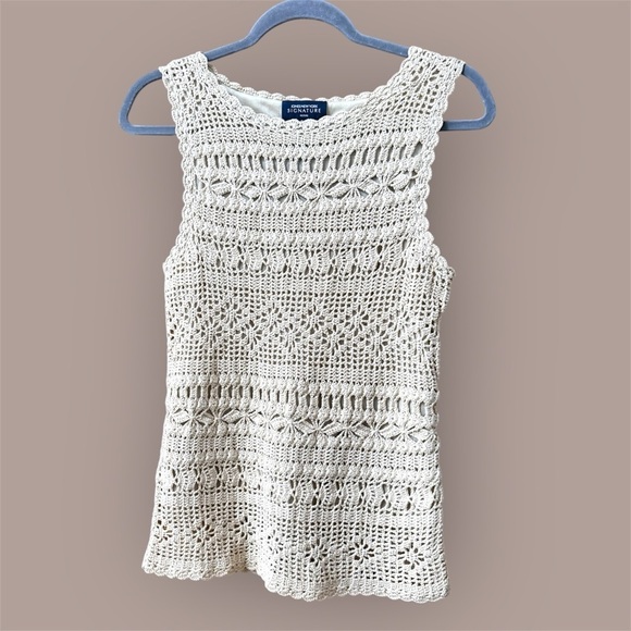 Jones New York Tops - Jones New York Signature crochet lace overlay tank top in beige petite small EUC